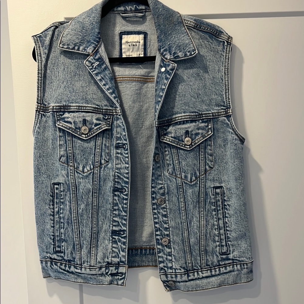 Abercrombie & Fitch Denim Vest
